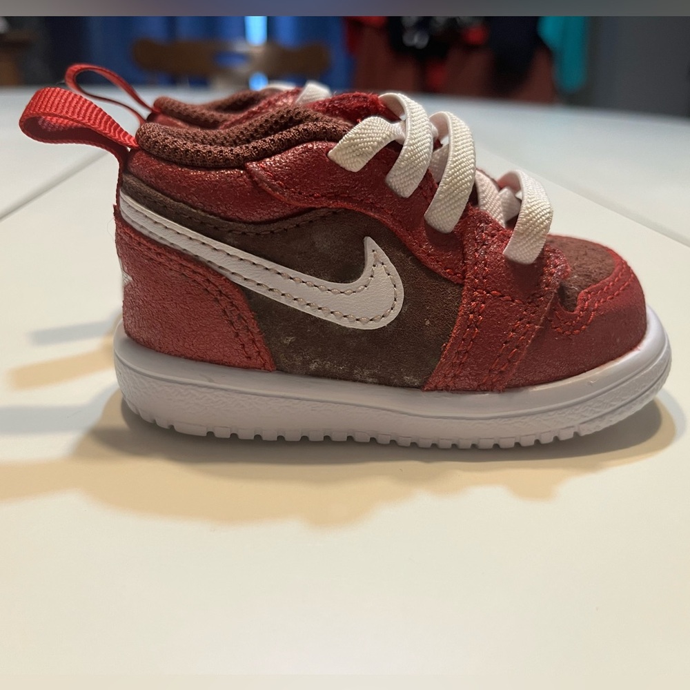 Jordan 1 Low ALT SE (Toddler) "Bread, Butter & Sole" (aka “Breakfast") size 3